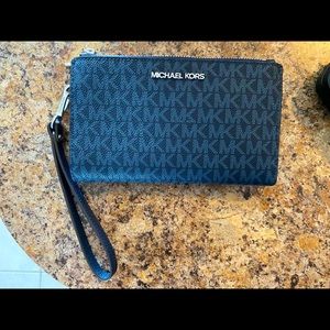 Brand NWOT Michael Kors Wristlet Wallet